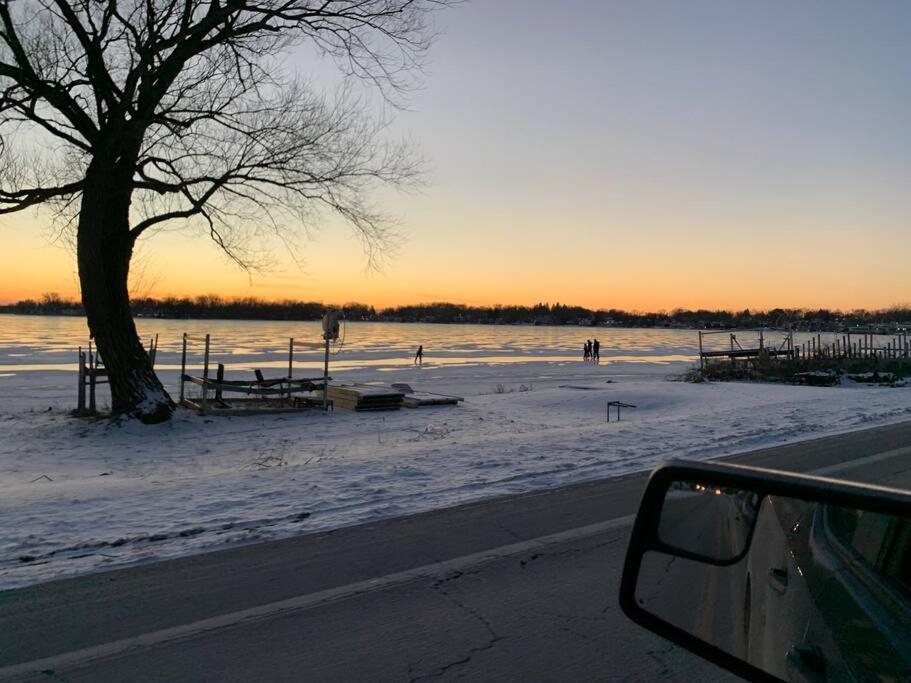 Charming And Happy Walled Lake Mi Cottage 노비 외부 사진