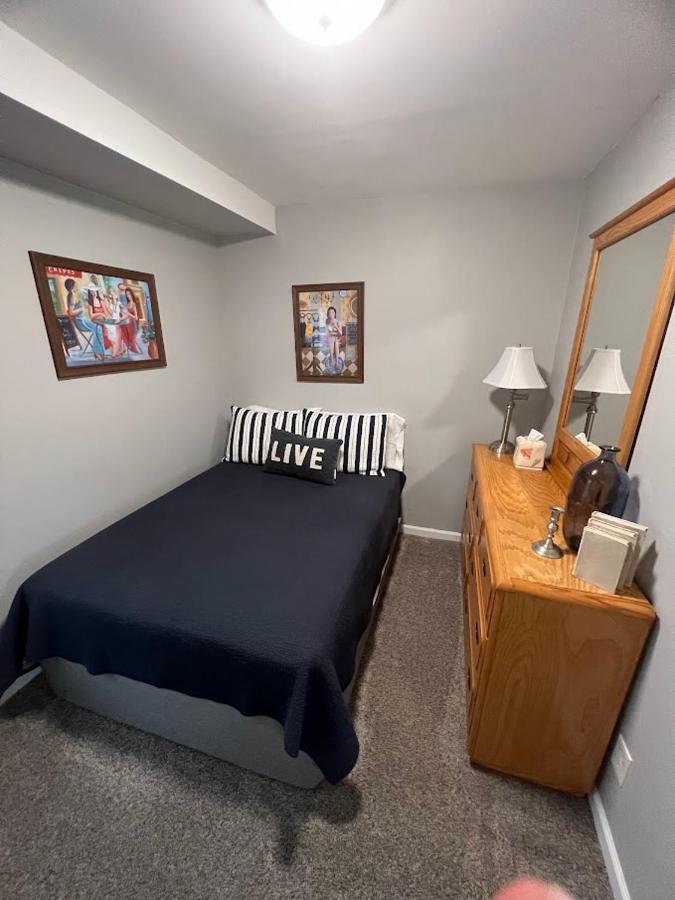 Charming And Happy Walled Lake Mi Cottage 노비 외부 사진