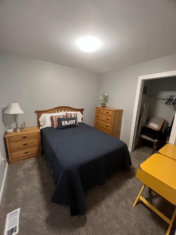 Charming And Happy Walled Lake Mi Cottage 노비 외부 사진