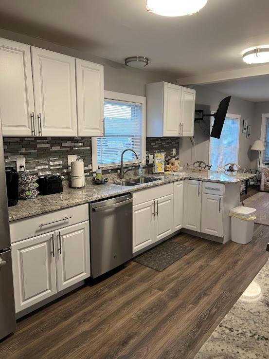 Charming And Happy Walled Lake Mi Cottage 노비 외부 사진