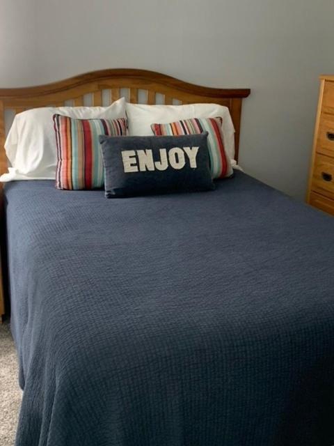 Charming And Happy Walled Lake Mi Cottage 노비 외부 사진
